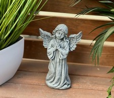 Frostfeste Steinfigur Betender