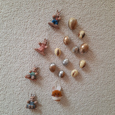 Deko-Ostereier Stein o.ä. Braun Natur Silber Federn und Osterhasen Girlande