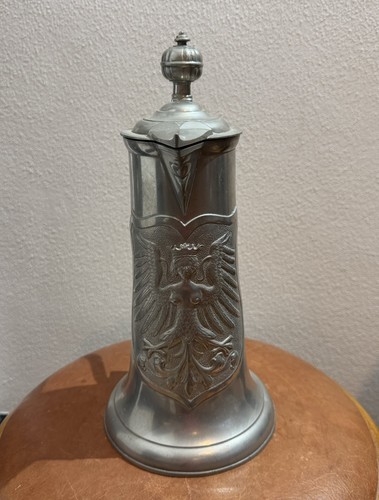 Antiker zinnkrug ausgießkanne - antiker, zinnkrug/ausgießkanne
