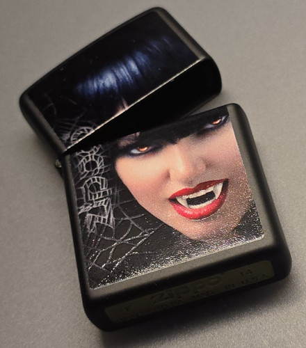 Zippo vampiress black nur - black, (nur
