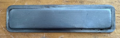 Metallunterlage unter dem
