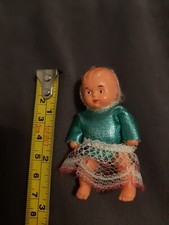 Zubehör Puppenstube Puppe Vintage Miniatur Baby Mattel? ca. 7 cm rar