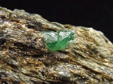 Smaragd Kristall Stufe 66 mm -