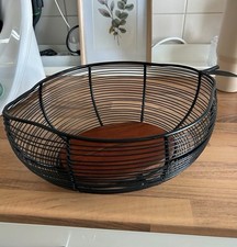 Obstschale Eisen Gitterkorb Holzboden Schwarz Holz Metall