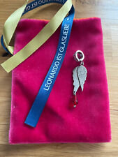 Leonardo süßer Anhänger Charm Engelsflügel Länge ca. 5 cm mit Schmucksäckchen