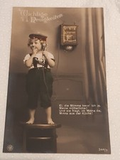 AK  Klappenschrank. Junge am Telefon, Telephon  Ansichtskarte