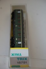 Minitrix 15751, Schnellzugwagen 1. Klasse (Schürzenwagen), 4achsig, grün, Ep. IV