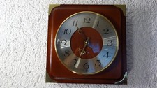 Wanduhr - mahagonifarbenes