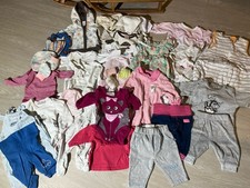 Neugeborene Babykleidung