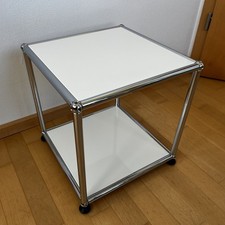 USM Haller Beistelltisch Würfel - 35cm x 35cm - RAL 9010 Reinweiß