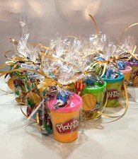 Kinder Geschenk  Play-Doh Knetmasse 16Tlg Set mit Süßigkeiten Geschenkbox Neu