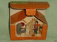 original Graupner Holzminiatur "Schreiner" aus dem Erzgebirge, ca. 8,5x4,5x4cm