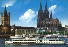 Motorschiffe Koeln Rheinufer