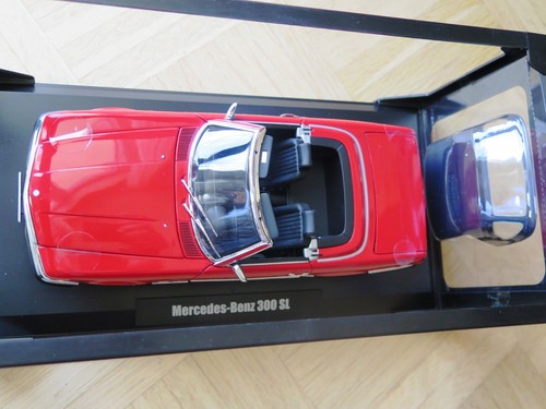 Mercedes 300 107 rot - 300,