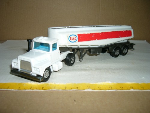 Corgi mack truck esso - mack,