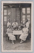 Gesellschaft am geschmücktenm