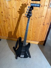 Squier by Fender Bassgitarre gebraucht
