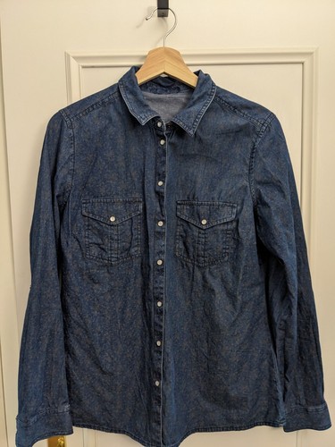 Blaues denim hemd mit - hemd,