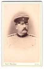 Fotografie Karl Meckes, Ulm, Offizier Chevauleger in Uniform mit Moustache 