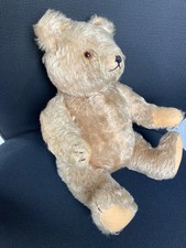 Alter süsser Teddybär mit Brummstimme