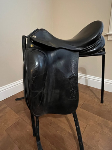 Prestige dressage saddle - dressage, 17"