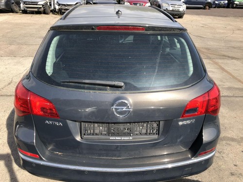 Opel astra caravan - j,