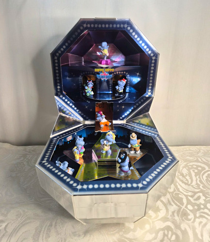 Diorama happy hippo - happy,