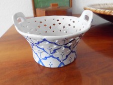 Porzellan-Schale mit Henkeln