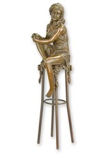 Bronzefigur sinnliche Frau