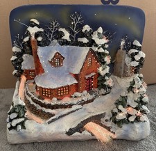 Weihnachtsdorf-Szene musikalische Glasfaser wechselnde Lichter UK Netzstrom verschneit