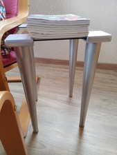 vier Tischbeine für einen Glastisch (vermutlich Ikea)