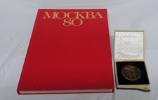 Olympiade Moskau 1980 Medaille für Fackelläufer plus Buch