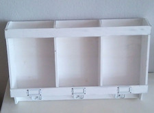 Großes Wandregal mit Haken