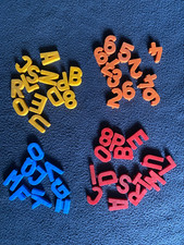 Magnetbuchstaben und -zahlen