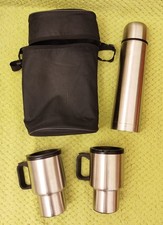 ISOLIERKANNE/ THERMOSKANNE MIT 2 BECHERN in Tasche