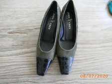 Pumps von John Grey dunkelgrün