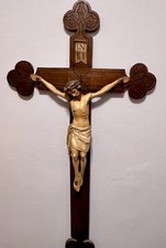 Sehr altes Wandkreuz mit Jesu aus Holz