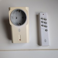 Set : 1 Intertechno ITR-1500 Funkssteckdose mit 1 Fernbedienung ITT-1500