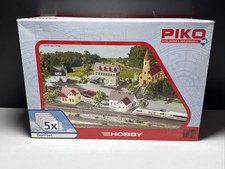 Spur H0 PIKO Dorf-Set Bausatz Gebäude Kirche Häuser für Modellbahn NEU OVP
