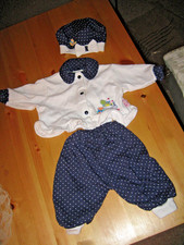 Zapf Creation -Anzug-Kleidung Puppe  48 cm -3 teilig blau gepunktet -Mütze Jacke