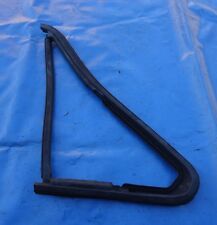 VW Golf 1 Cabrio Dichtung Ausstellfenster Dreiecksfensterdichtung  Drehbar links