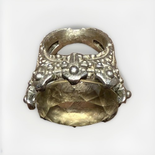 Patrik muff solitaire ring - muff,