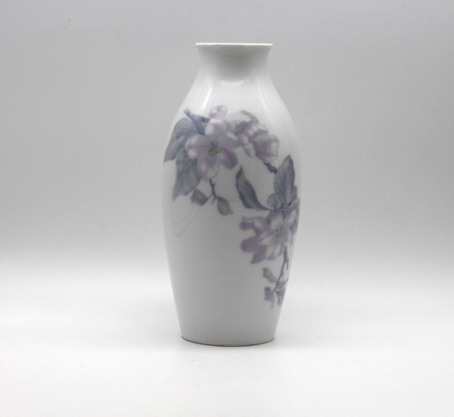 Antike weiße vase mit blume - vase,