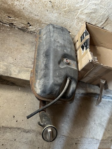 Verkaufe hier einen - tank, eines