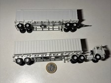 M744 Kibri MB Containerlastzug HZ Container HZ Road Train 1:87 H0 Gigaliner weiß