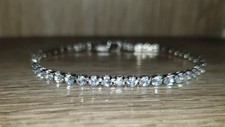 925 Silber Tennisarmband.Größe 18.Mit 46 Zirkon-Steine je3mm.in Rundschliff.Neu.
