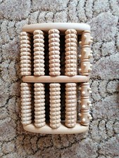 Fußmassageroller aus Holz