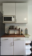 Küchenblock mit Mikrowelle