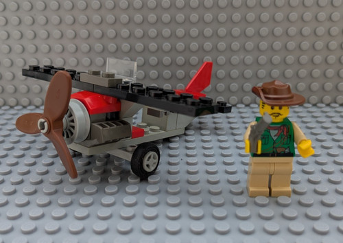 Lego set 7422 red - lego, eagle