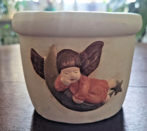 Engel schlafend auf dem - , mond